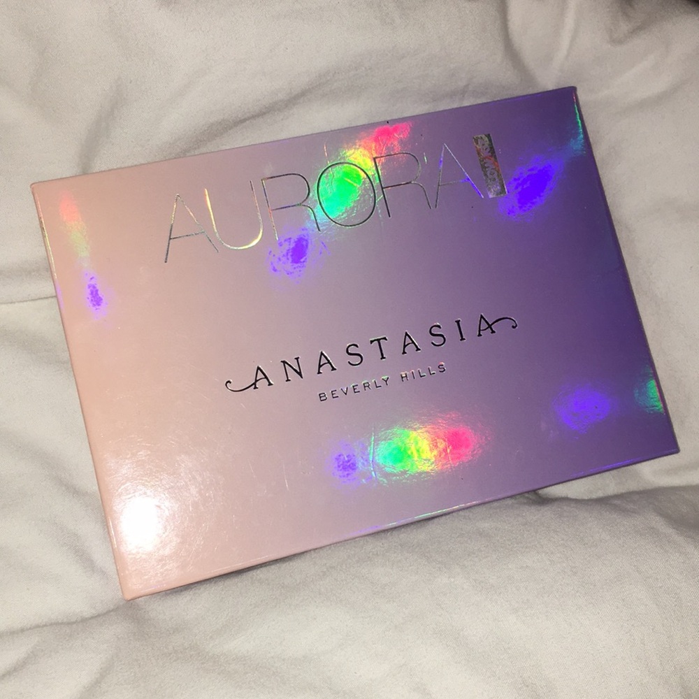 Anastasia Aurora glow kit BRAND NEW NEVER USED